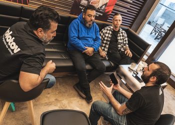 Molotov vuelve a pisar suelo argentino