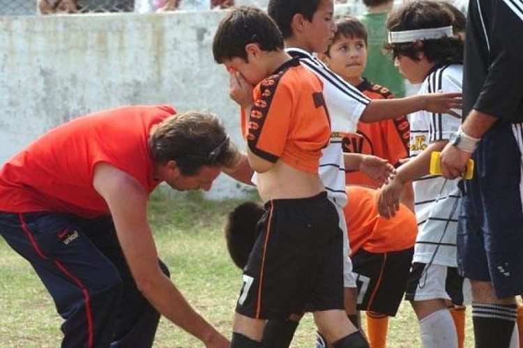 Fútbol Infantil: padres protagonistas, pibes que sufren