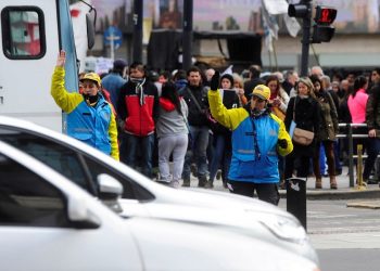 “Trabajamos salvando vidas pero nadie nos cuida a nosotros”