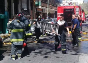 Niño de 3 años murió por incendio en hotel familiar