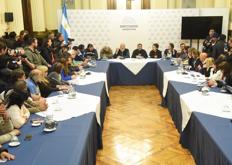 Legisladores opositores, por la Emergencia Social