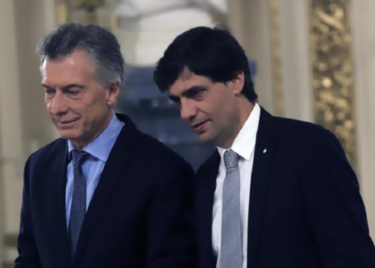 Sin recursos, el gobierno recurre a la restricción cambiaria