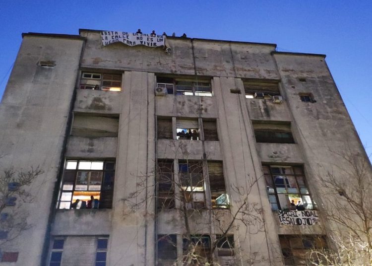 Se suspendió el desalojo de Santa Cruz 140