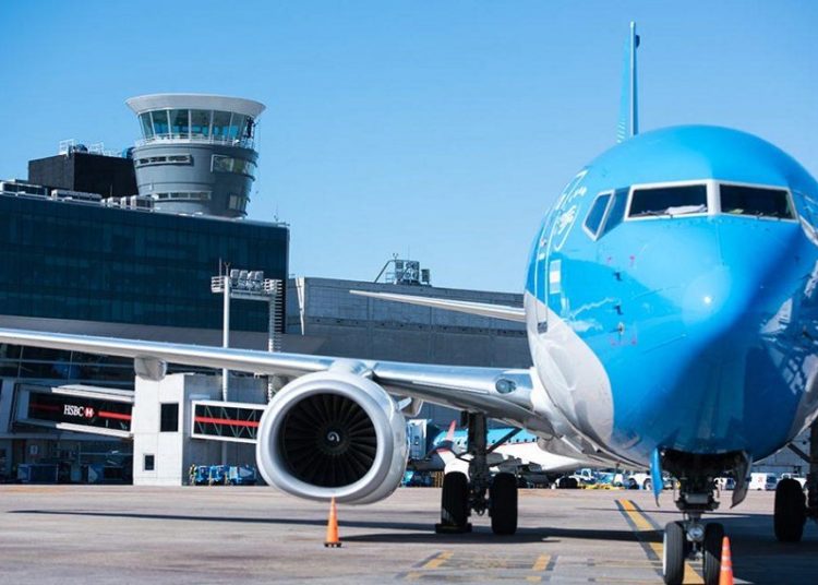 Pilotos anuncian paro el fin de semana por conflicto paritario