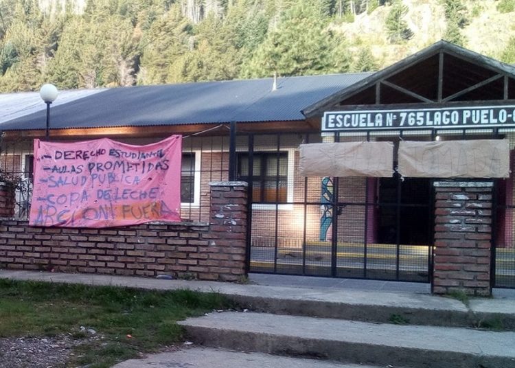 Toma pacifíca en escuelas estatales de Chubut