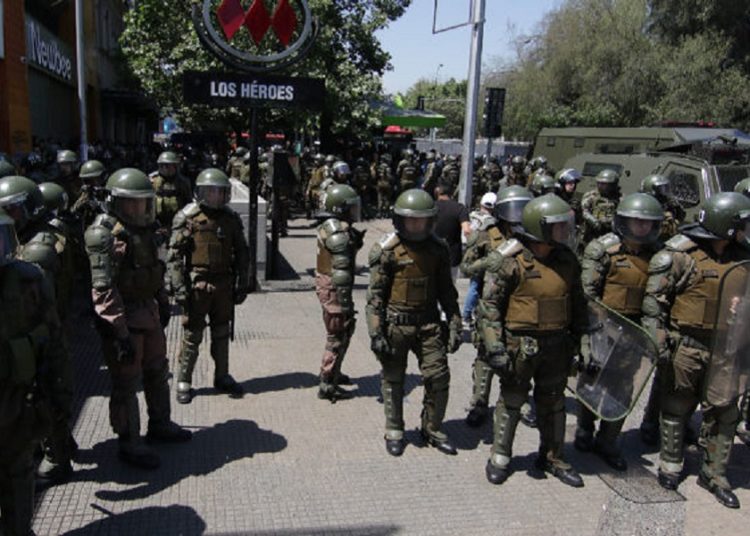 Brutal represión y Estado de Emergencia en Santiago de Chile