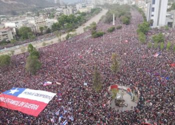 “No son 30 pesos”, “Piñera renuncia” y asamblea constituyente