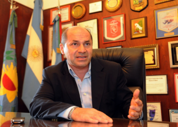 “El país se paró de manos y dijo ´basta Macri`”