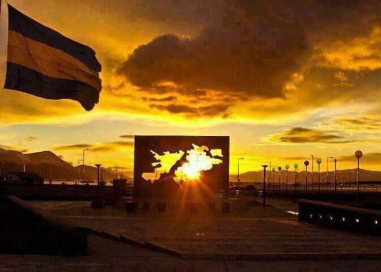 Vuelos a Malvinas fortalecen la posición británica