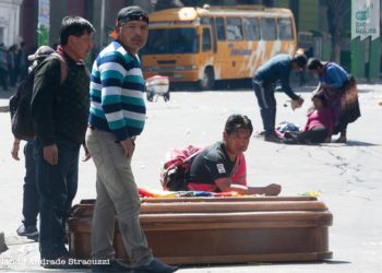 “En Bolivia se reprime hasta a los muertos”