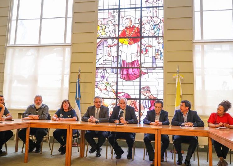 Alberto Fernández se reunió con movimientos populares y la pastoral social