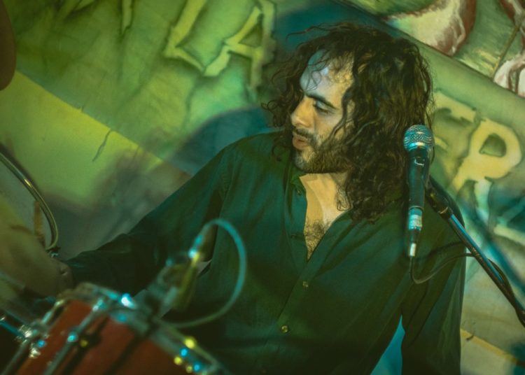 “Que el espectador venga a cruzar un portal”