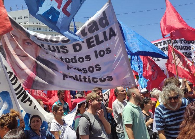 “Los compañeros tienen que estar en la calle antes de navidad”