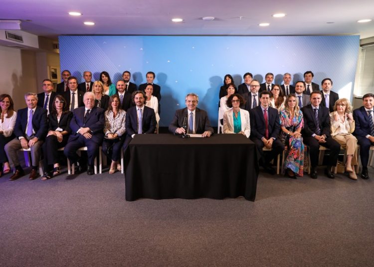 Presentación del Gabinete: “La unidad política quedó reflejada en el Gobierno”
