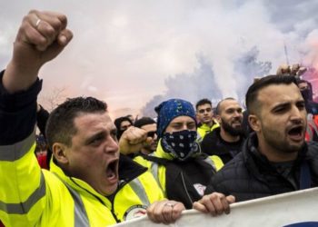 Francia. Sindicatos en las calles, Macrón en dificultades