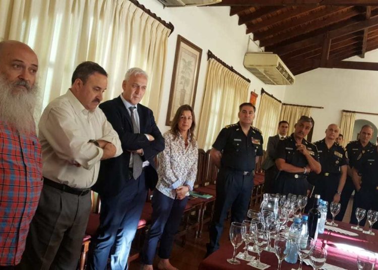 Líderes sociales y jefes de las fuerzas de seguridad se reunieron “para generar canales de diálogo”