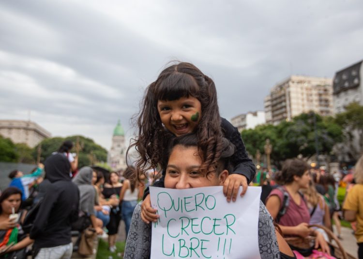 Desigualdad estructural versus comunidad organizada