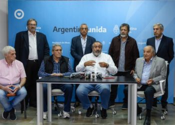 Alberto se reunió con la CGT. Se constituirá una “mesa de diálogo” para analizar salida de la cuarentena