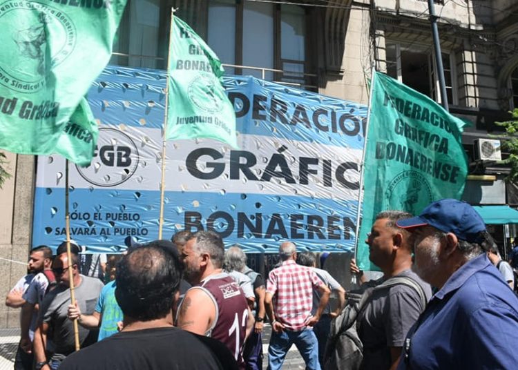 La Federación Gráfica denuncia “actitud especulativa de IPESA y diario Popular”