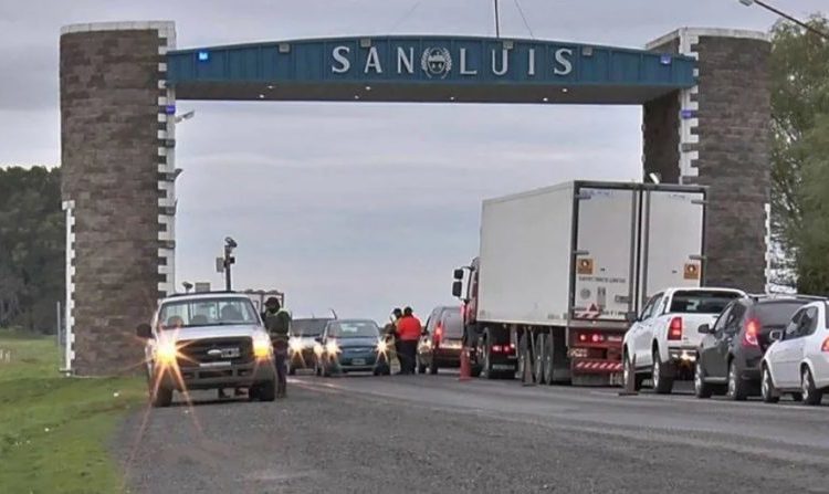 Atrapados sin salida en San Luis. Sin milagro administrativo, se extiende la permanencia de los varados