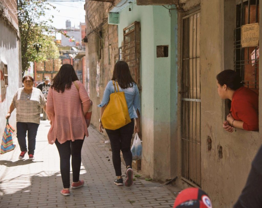Presentan proyecto para el acceso gratuito a internet inalámbrico en barrios humildes