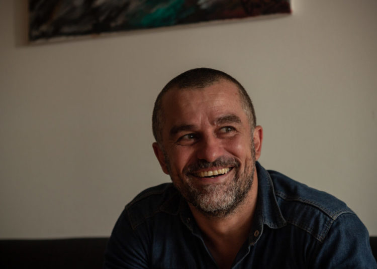 Gastón Garriga: “El discurso de la antipolítica es eficiente porque esconde el poder real”