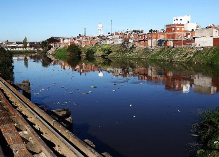700 casos de dengue y primer caso de Covid 19 en la Villa 21- 24