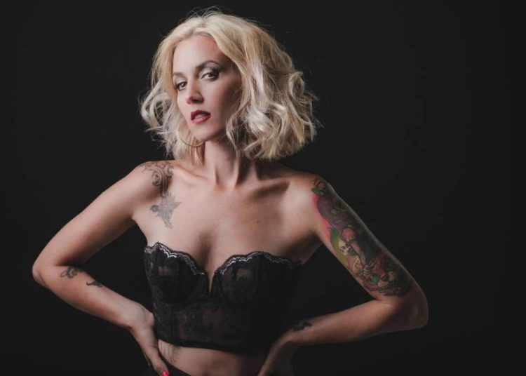 Luciana Segovia: “Quiero experimentar lo que es pintar un cuadro con los colores que yo quiero”