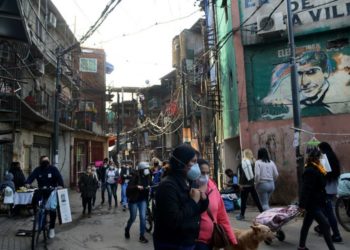 “El acueducto que era para el Barrio Padre Mugica, se hizo para el McDonalds y FlechaBus”