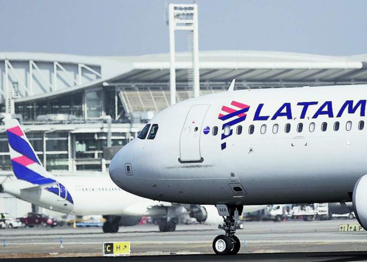 Edgardo Llano: “Lo de Latam es una estrategia para presionar al Gobierno”