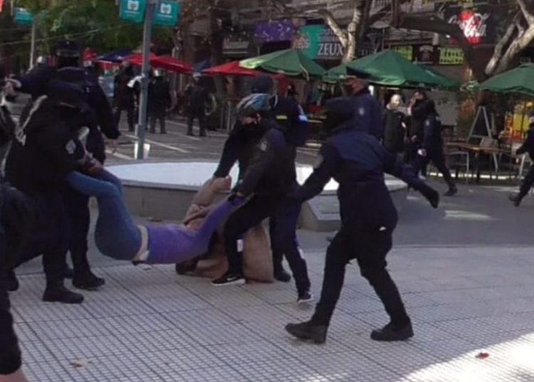 Represión en Mendoza: “Son trabajadores con salarios que no superan los 16 mil pesos”