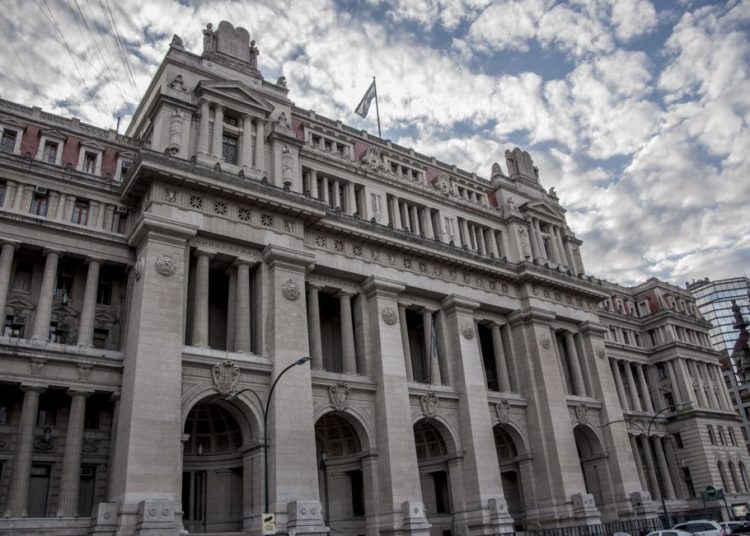 Adrián Albor: “Hay consenso en la sociedad de que el más deslegitimado de los poderes es el judicial”