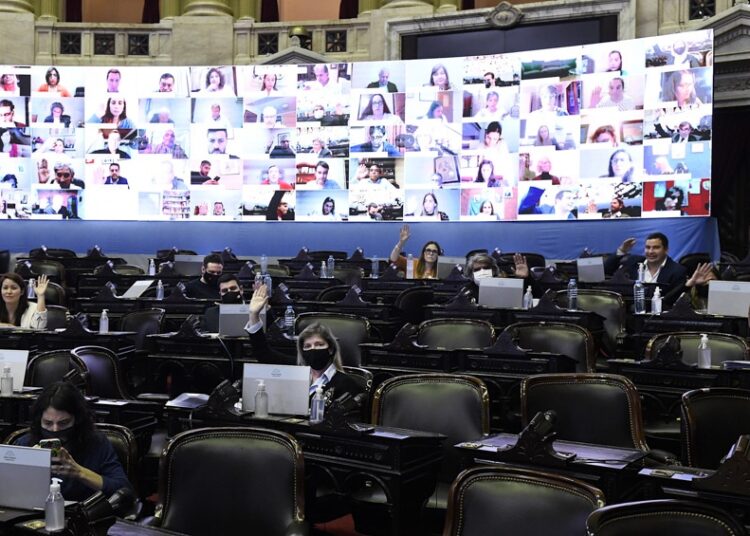 El oficialismo presentó el proyecto de aporte de las grandes fortunas