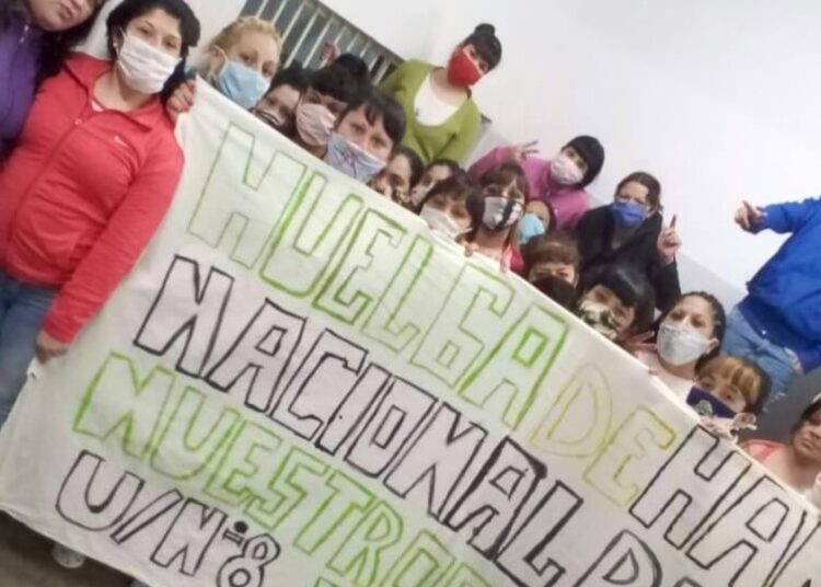 Murió un bebé en el penal de mujeres de La Plata, realizan huelga de hambre