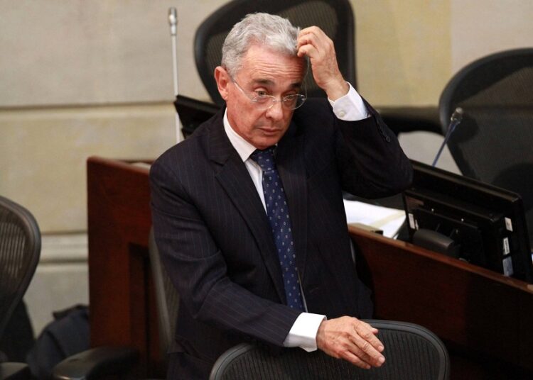 Revés para la derecha colombiana. Claves para entender la prisión domiciliaria de Uribe