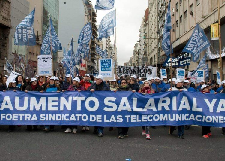 Telefónicos van al paro general en Telecom y Claro por aumento salarial