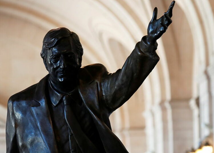 La estatua de Néstor Kirchner ya está en Buenos Aires