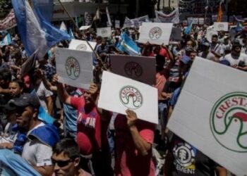 Trabajadores de la ex Cresta Roja exigen la incorporación a sus puestos laborales