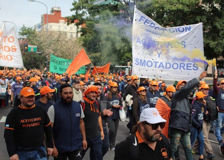 Huelga nacional aceitera ante la negativa empresarial a negociar paritarias