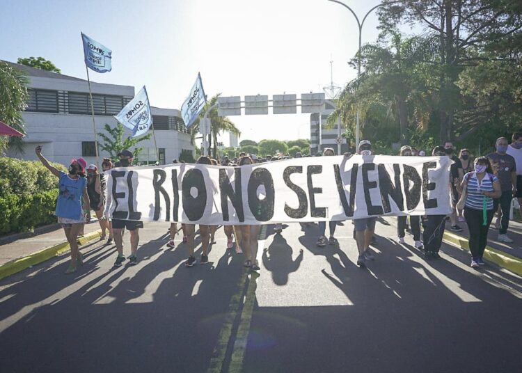 Costanera Norte. Crece el rechazo a la venta de terrenos públicos