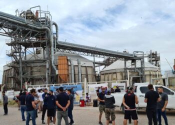 Triunfo de los trabajadores aceiteros, lograron llevar el salario inicial a $93.647 y el pago de dos bonos