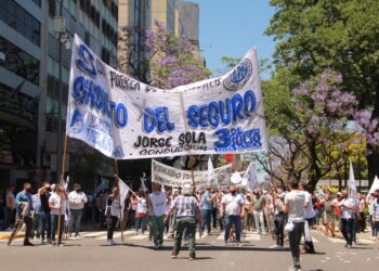 Sindicato del Seguro. Realizaron una caravana “contra los pedidos de intervención judicial del gremio”