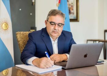 Raúl Jalil: “Hay que volver al sistema en el cual las internas se discuten en el partido político”