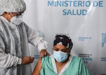 En febrero comenzará el proceso de vacunación de los docentes