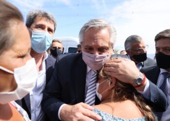 El Presidente recorrió en San Juan las zonas afectadas por el sismo