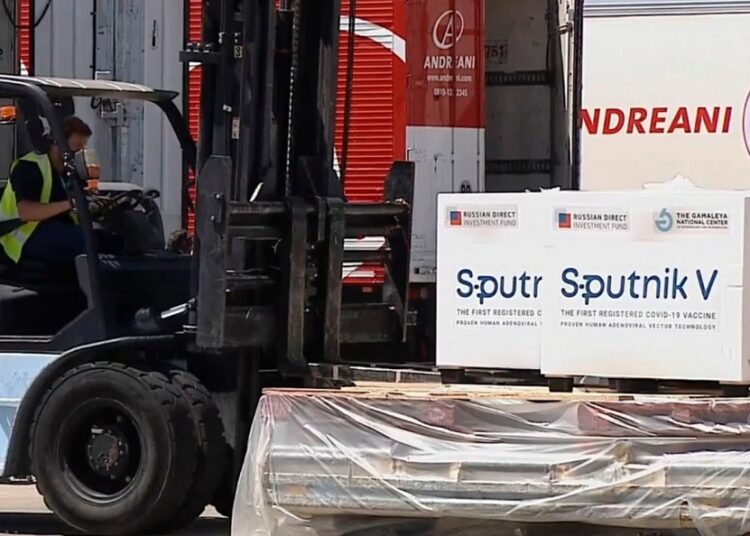 Olavarría: descartaron 400 dosis de la vacuna Sputnik V tras cortarse la cadena de frío