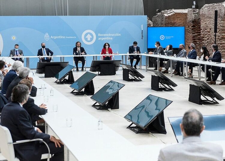 Un día después del encuentro con los gremios. El Gobierno y los empresarios