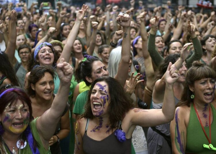 8M: Mujeres marcharon contra la violencia machista, la Justicia patriarcal y la precarización laboral