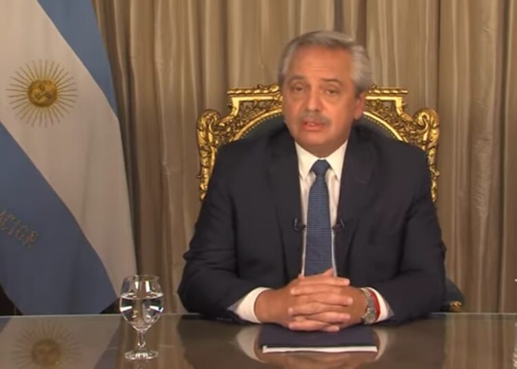 Cadena nacional de Alberto Fernández. Segunda ola, vacunas, desaliento a los viajes al exterior