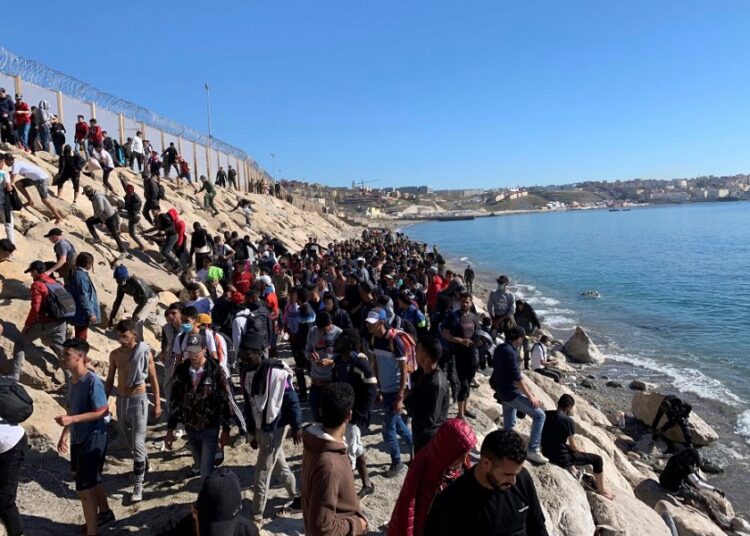 Conflicto entre España y Marruecos desata una crisis migratoria en el sur de Europa